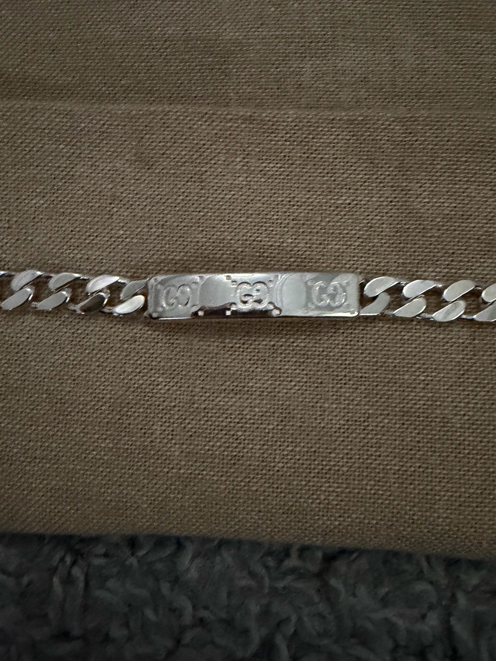 Gucci Silver-Tone Curb Link ID Bracelet with Engraved Logo Plate